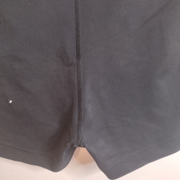 Under Armour Workout Shorts - Picture 3 of 5